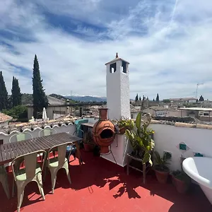 Сasa de vacaciones Cosy House, Sunny Terrace, Amazing Views & Outdoor Bathtub!, Granada
