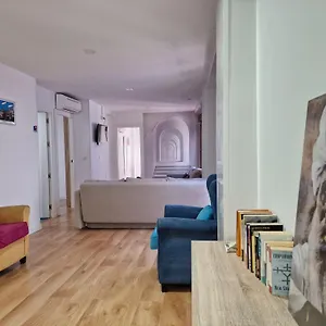 Holiday home Madinat Garnata, Parking & Rooftop Terrace, Granada